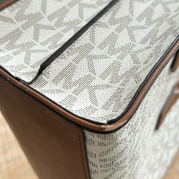 Michael Kors Bag Maple Jet Set Signature Tote - Picture 17 of 17